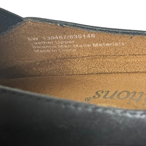 Auditions Black Leather Slip On Loafers Flats Size 6 Wide - Picture 11 of 12